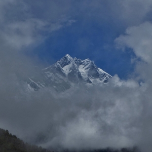 Peeking above the clouds - Everest!